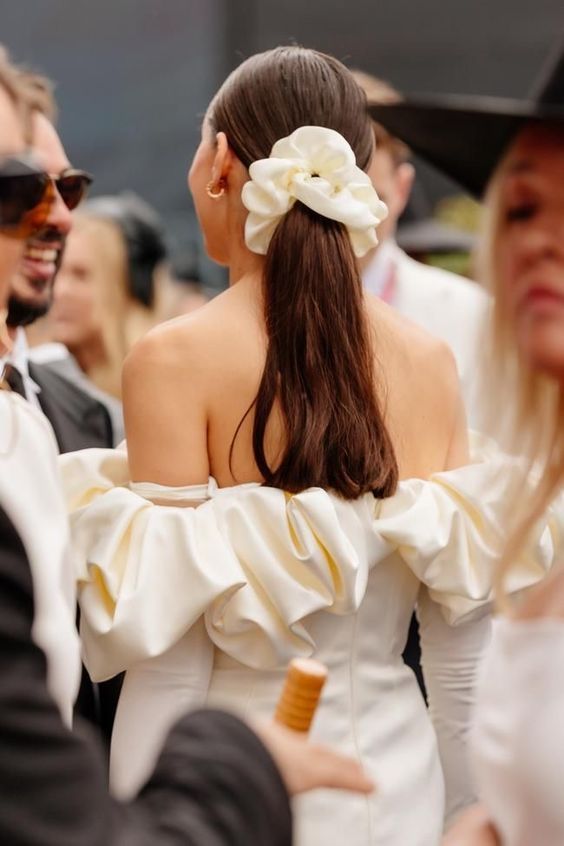 Модні зачіски літа 2023: аксесуари для укладення волосся цього літа Модні зачіски літа 2023: тренди цього сезону