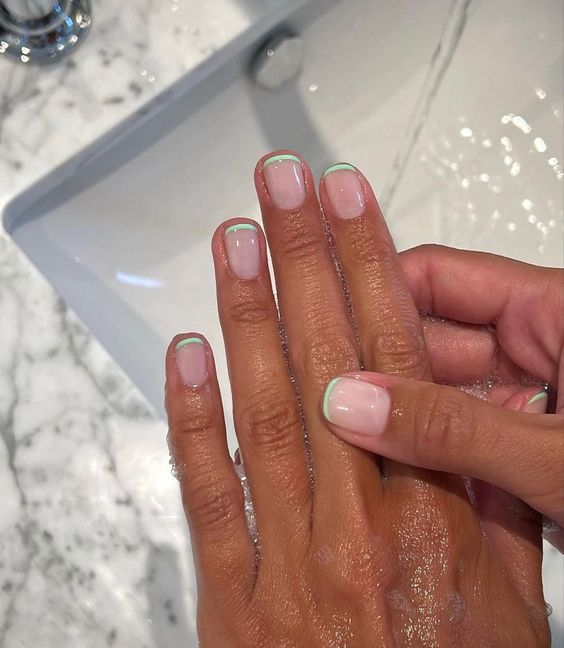 Літній манікюр 2024: ідеї для вашого наступного візиту в салон Манікюр літо 2024: тренди літнього манікюру для нігтів