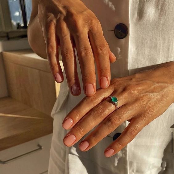 Літній манікюр 2024: ідеї для вашого наступного візиту в салон Манікюр літо 2024: тренди літнього манікюру для нігтів