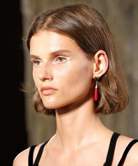 6 модних жіночих стрижок, які варто спробувати влітку Модні жіночі стрижки на літо: головні тренди цього сезону