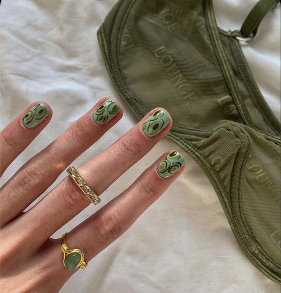 Яскравий літній манікюр 2023 року: добірка головних трендів Яскравий літній манікюр 2023 року: добірка головних трендів