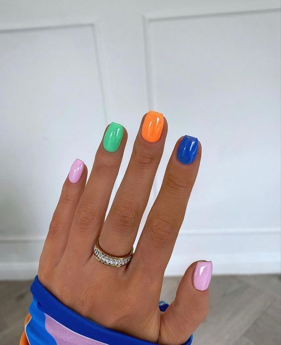 Яскравий літній манікюр 2023 року: добірка головних трендів Яскравий літній манікюр 2023 року: добірка головних трендів