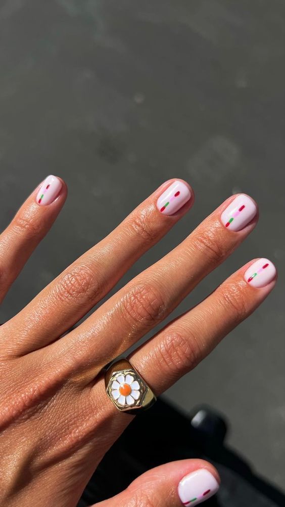 Яскравий літній манікюр 2023 року: добірка головних трендів Яскравий літній манікюр 2023 року: добірка головних трендів