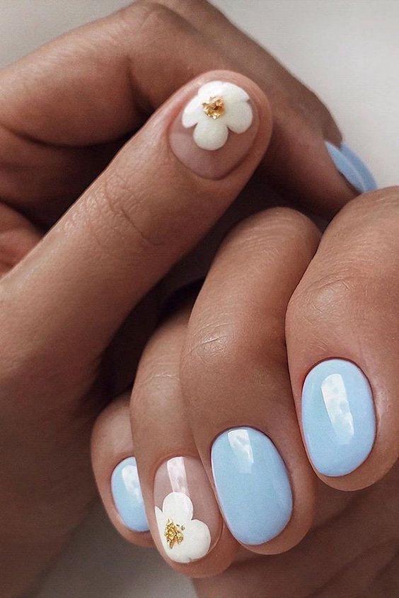 Яскравий літній манікюр 2023 року: добірка головних трендів Яскравий літній манікюр 2023 року: добірка головних трендів