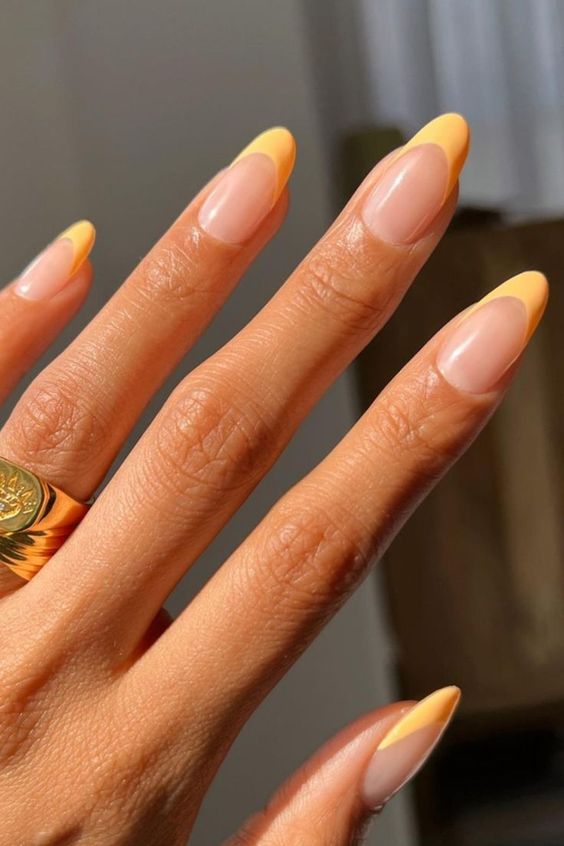 Яскравий літній манікюр 2023 року: добірка головних трендів Яскравий літній манікюр 2023 року: добірка головних трендів