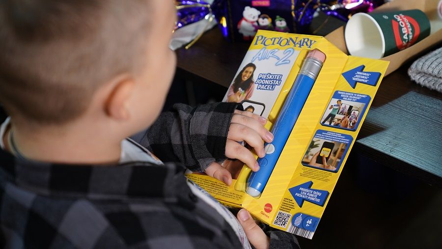 Незабутній подарунок від команди «МастерШеф»: діти-сироти та ВПО провели день залаштунками головного кулінарного проєкту країни Діти-сироти та ВПО провели день залаштунками «МастерШеф»-13