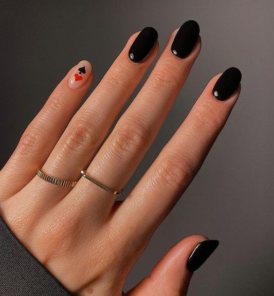 5 ідей для манікюру до Дня Святого Валентина, у які можна відразу закохатися 5 ідей для манікюру до Дня Святого Валентина