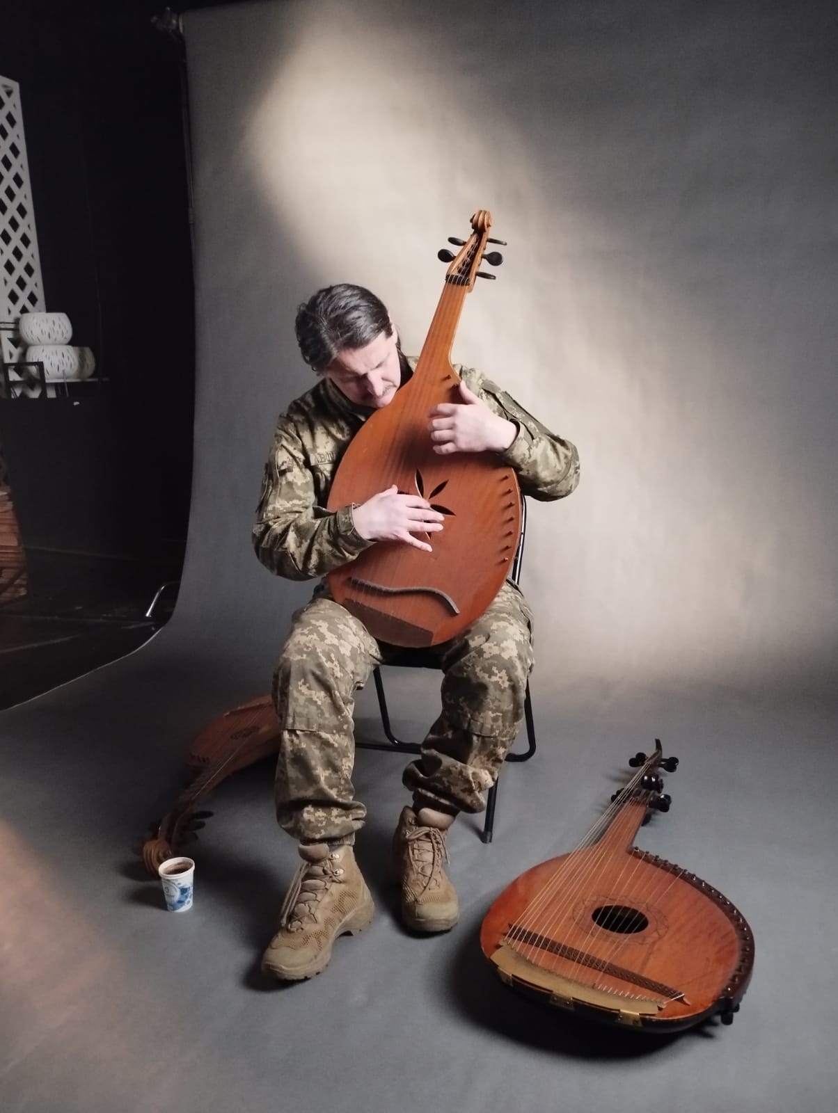 Як «мирні» ставали Воїнами: СТБ готує до ефіру прем’єру документального фільма «Аматори» СТБ готує до ефіру прем’єру документального фільма «Аматори»