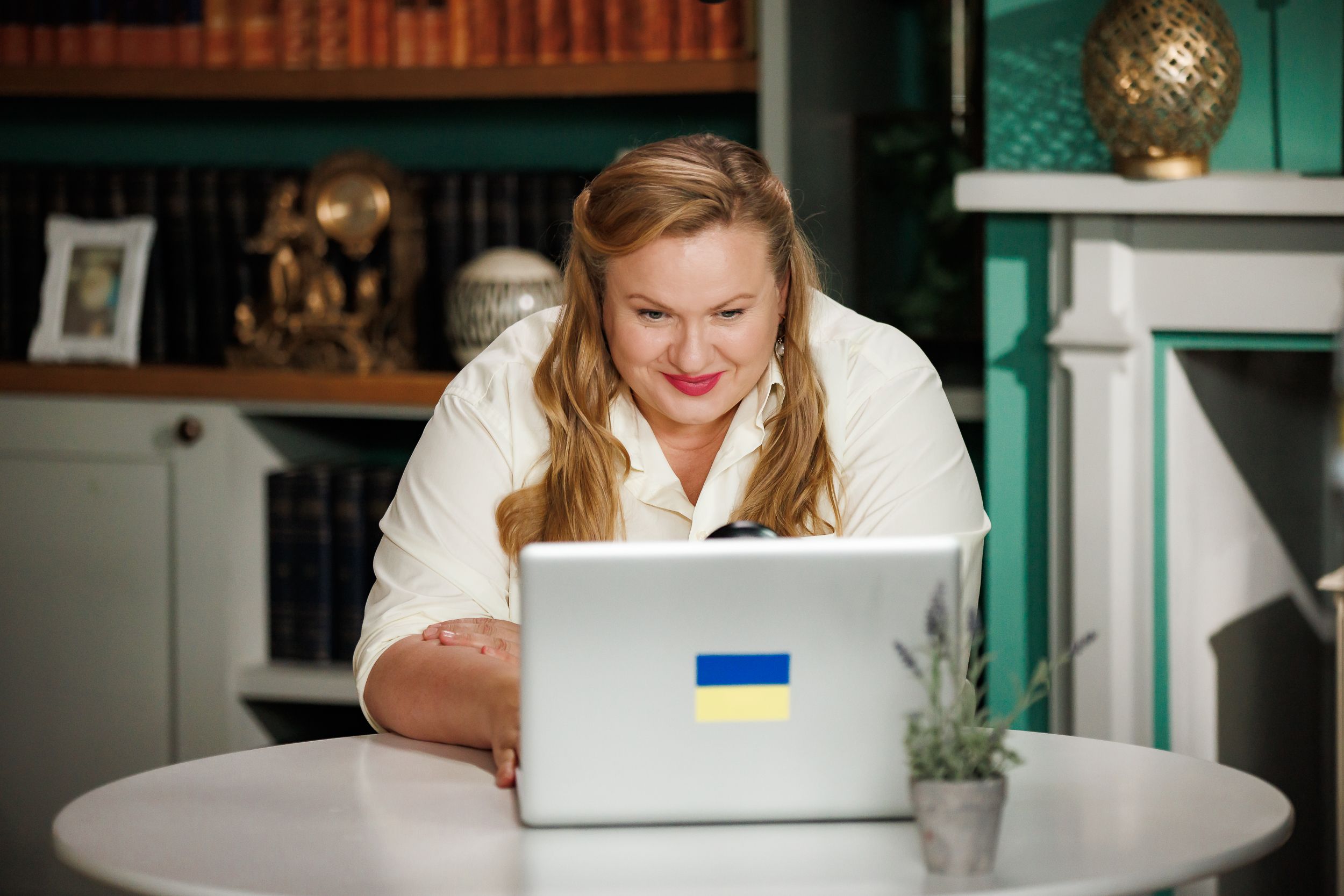 «ЖК Сімейки»: прем'єра скетчкому з Олесею Жураківською та Станіславом Бокланом