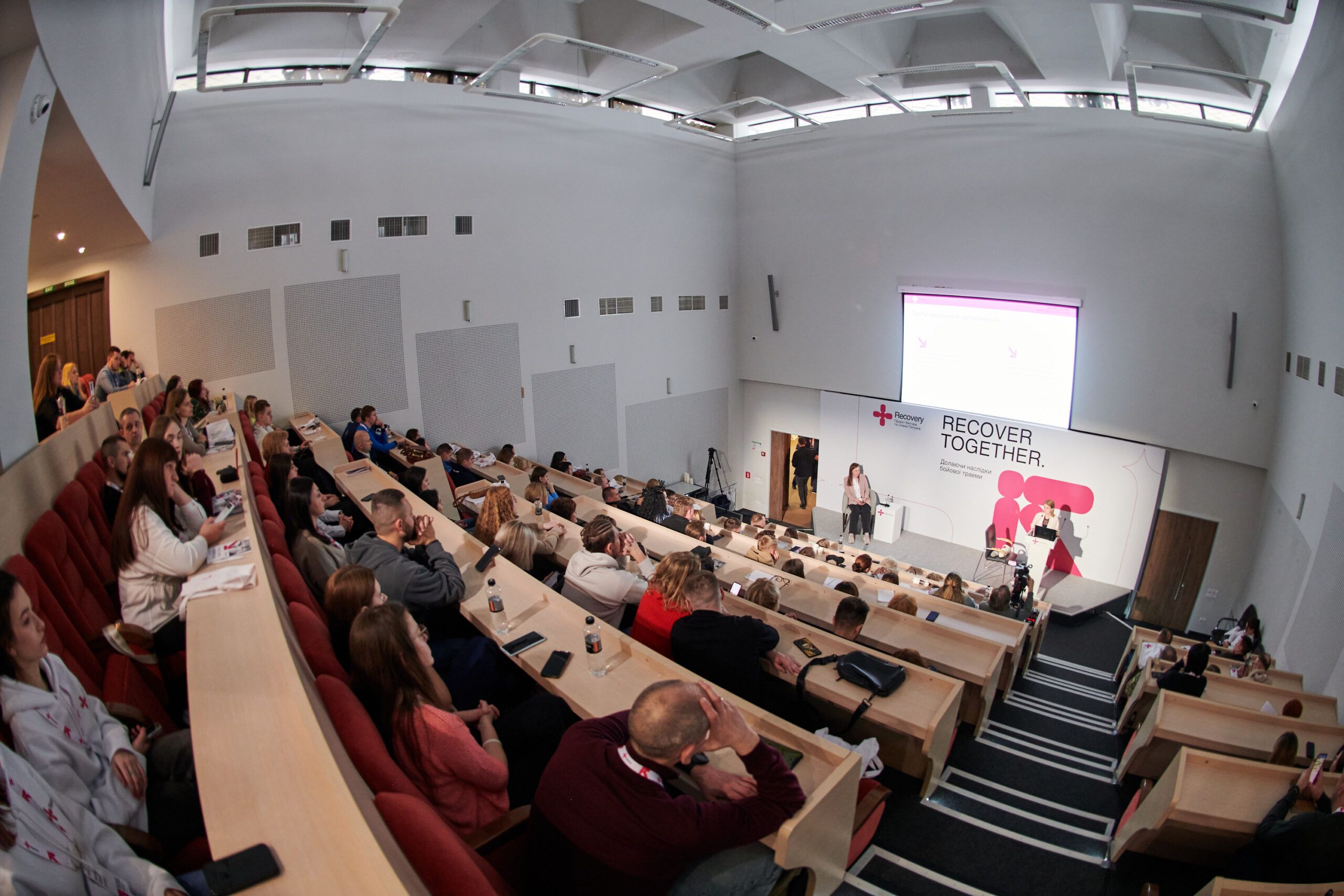 Національна мережа RECOVERY вдруге зібрала світових та українських експертів із реабілітації на конференції RECOVER TOGETHER Національна мережа RECOVERY вдруге зібрала світових та українських експертів із реабілітації на конференції RECOVER TOGETHER
