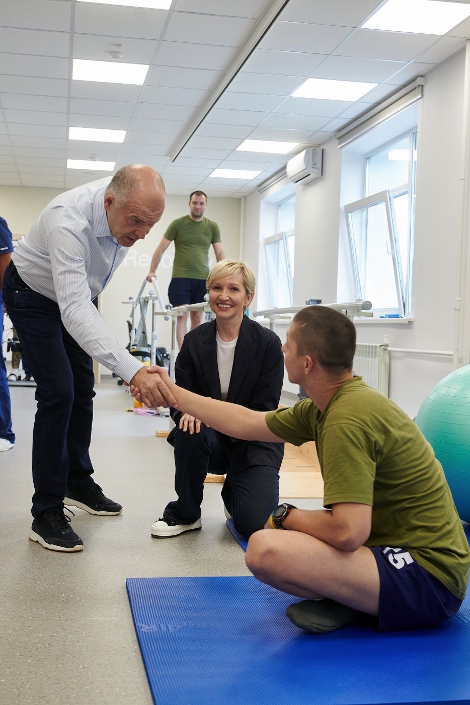 Віктор та Олена Пінчуки створюють всеукраїнську мережу центрів ментального здоров’я для військових ПОВЕРНЕННЯ Віктор та Олена Пінчуки створюють всеукраїнську мережу центрів ментального здоров’я для військових ПОВЕРНЕННЯ