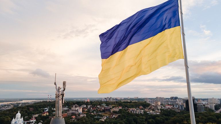 Актори серіалів СТБ привітали з Днем Державного прапора України 2025