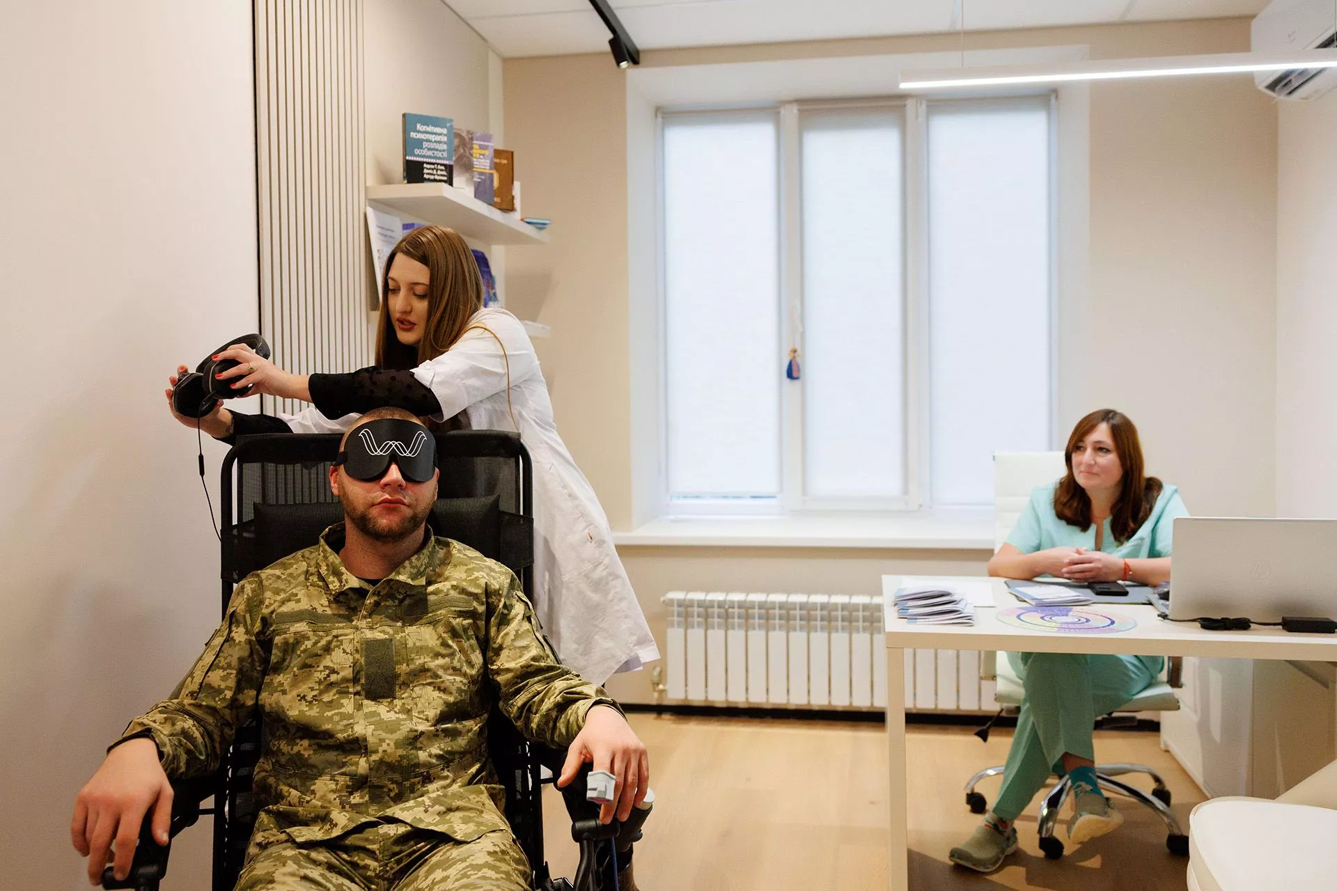 Керівницю проєктів RECOVERY та ПОВЕРНЕННЯ Світлану Гриценко нагородили орденом «За заслуги» III ступеня Фото 2 до: Керівницю проєктів RECOVERY та ПОВЕРНЕННЯ Світлану Гриценко нагородили орденом «За заслуги» III ступеня