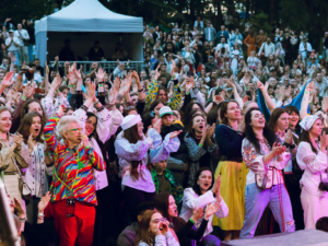 ЧекаFest 2.0 зібрав майже 4 тисячі людей у Львові, щоб вшанувати памʼять Ірини Цибух Фото 9 до: ЧекаFest 2.0 зібрав майже 4 тисячі людей у Львові, щоб вшанувати памʼять Ірини Цибух