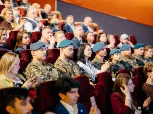 У Києві відбувся показ фільму UNITED24 Media та Repower про героїчну роботу українських військових медиків Фото 3 до: У Києві відбувся показ фільму UNITED24 Media та Repower про героїчну роботу українських військових медиків