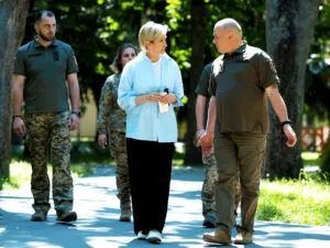 Фонд Олени Пінчук та Міноборони розпочали співпрацю у сфері здоров’я військовослужбовців Фото 1 до: Фонд Олени Пінчук та Міноборони розпочали співпрацю у сфері здоров’я військовослужбовців