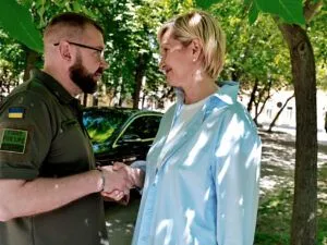 Фонд Олени Пінчук та Міноборони розпочали співпрацю у сфері здоров’я військовослужбовців Фото 2 до: Фонд Олени Пінчук та Міноборони розпочали співпрацю у сфері здоров’я військовослужбовців