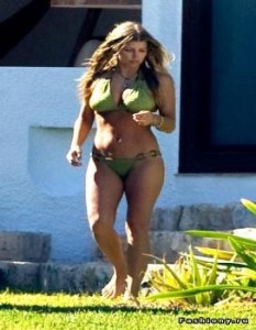 Як обрати купальник за типом фігури Ферджи