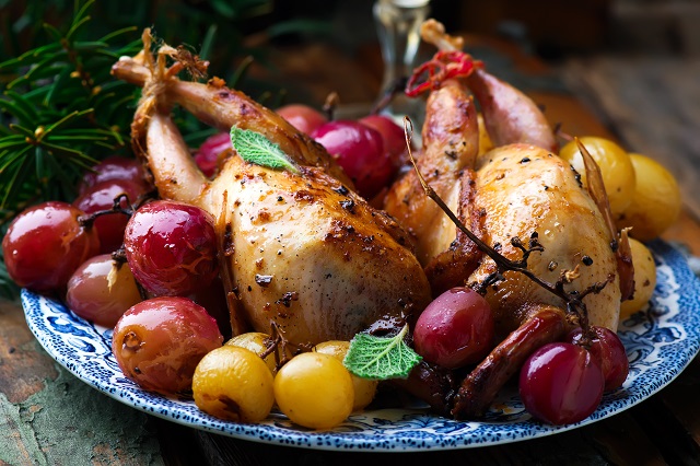 Лучшие романтические завтраки и ужины ко Дню Святого Валентина baked quails with grapes