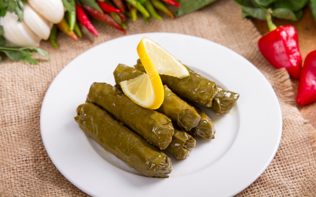 Голубці з бурякового листя: рецепт з фото iStock-626333022