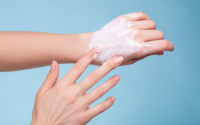 Маска від сухості рук. Рецепт Ольги Метельської iStock_40522946_LARGE