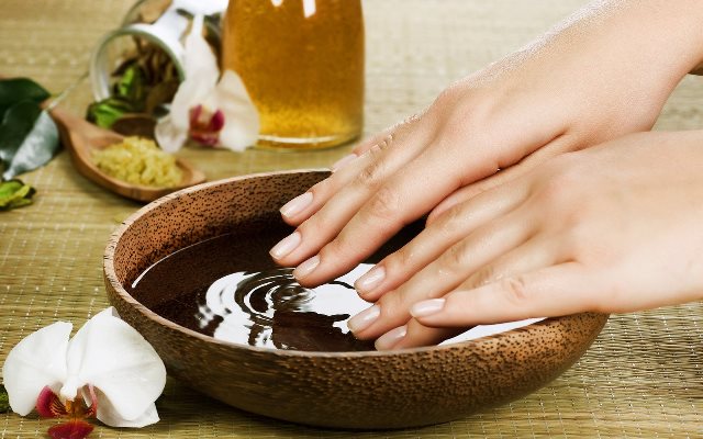 Горячий маникюр для крепости ногтей от Ольги Метельской 1341337152_goryachiy-manikyur-2