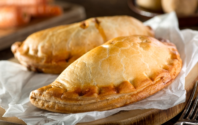 Пиріжки на День святого Миколая: рецепт Пиріжки на День святого Миколая з журавлиною і буряком: рецепт