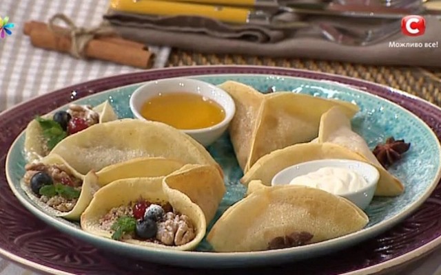 Рецепти млинців на Масляну 2021: на молоці, на кефірі, дріжджових, смугастих, шоколадних і сирних 91d388_780x