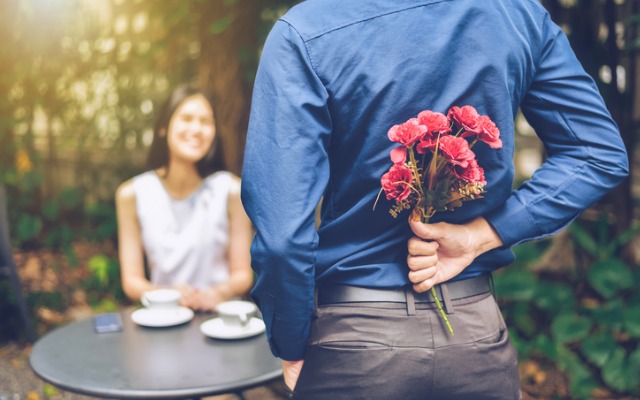 Цветы на 8 Марта по знаку зодиака: советы Хаяла Алекперова цветы девушке на 8 марта