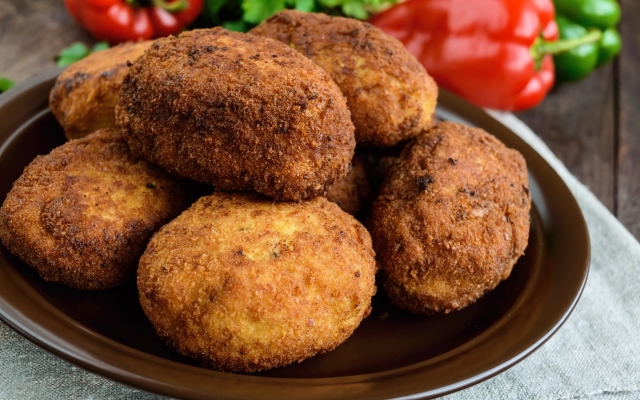 Оригинальные рецепты вкусных котлет iStock-623450348