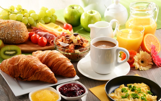 Як Євген Клопотенко змінює харчування в київській школі: презентація нового меню iStock-625232510