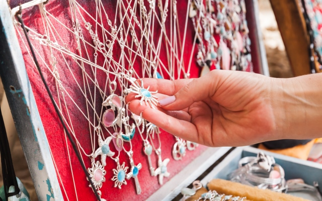 Защитный амулет по знаку зодиака на 2018 год от Алены Куриловой iStock-886098186