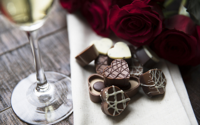 Чим закусувати алкоголь в Новий рік: поради експерта чим закусувати