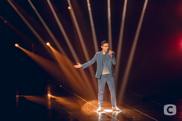 Х-фактор-9: фотодобірка першого прямого ефіру