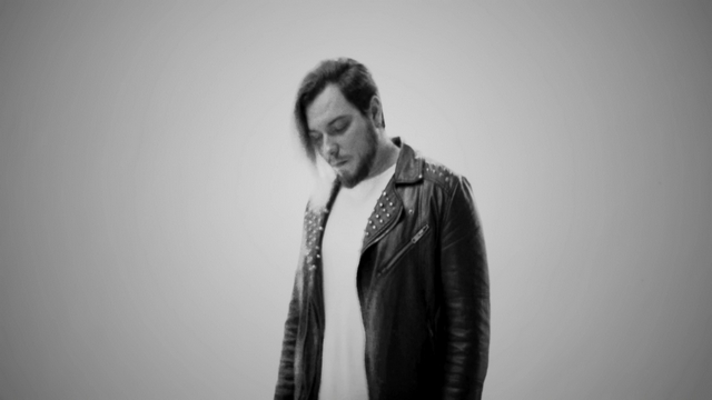 Вокалист DETACH выпустил сольный трек об одиночестве