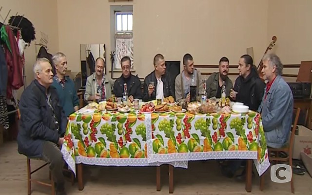 Хата на тата–7 выпуск 17: Сумел ли папа-рокер изменить своим принципам? Хата на тата–7 выпуск 17: Сумел ли папа-рокер изменить своим принципам?