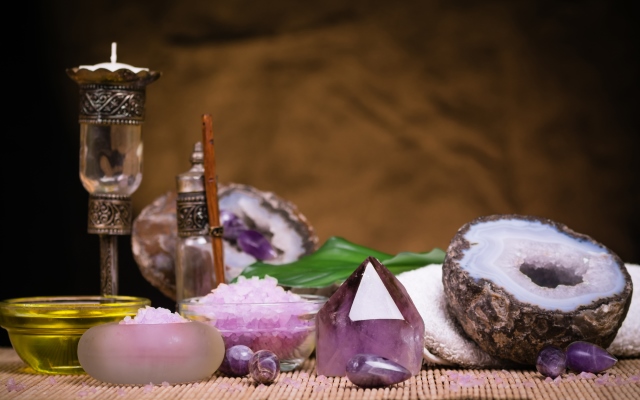 Як вибрати дорогоцінні камені за знаком зодіаку: поради Хаяла Алекперова Який камінь підійде тільцям