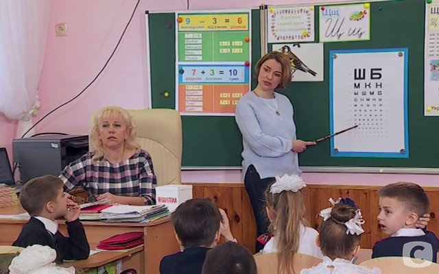 «Я соромлюсь свого тіла»-5: Катерина Безвершенко перевірила зір першокласників 2018-03-29_175020