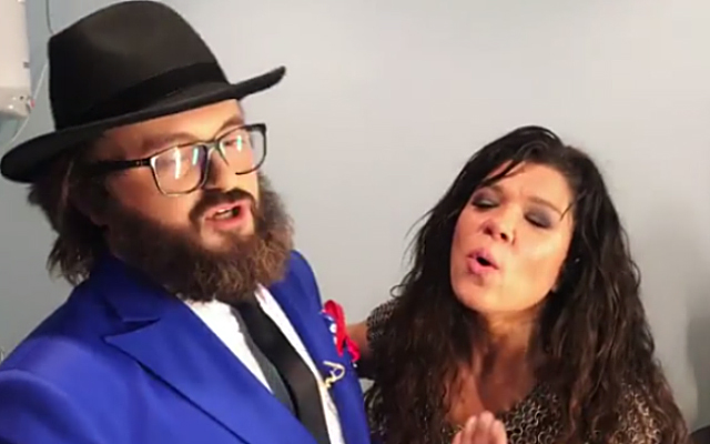 Дзідзьо заспівав з Русланою за лаштунками «Україна має талант Діти-2» (ВІДЕО) Знімок екрана 2017-05-22 12