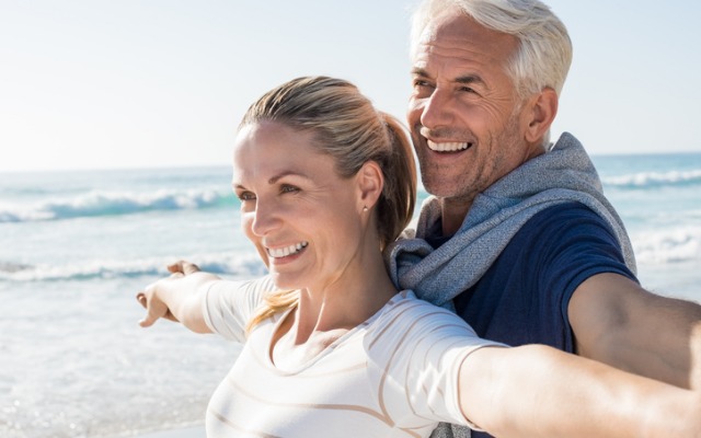 Женские хитрости: как остаться желанной для мужа на долгие годы carefree-mature-couple-picture-id530590568