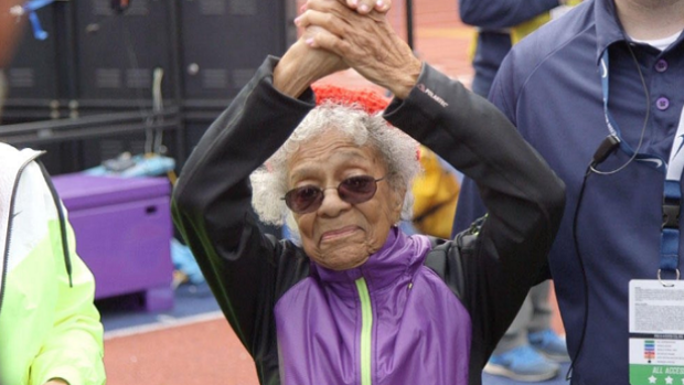 Невероятно! 100-летняя бабушка побила мировой рекорд по легкой атлетике 4