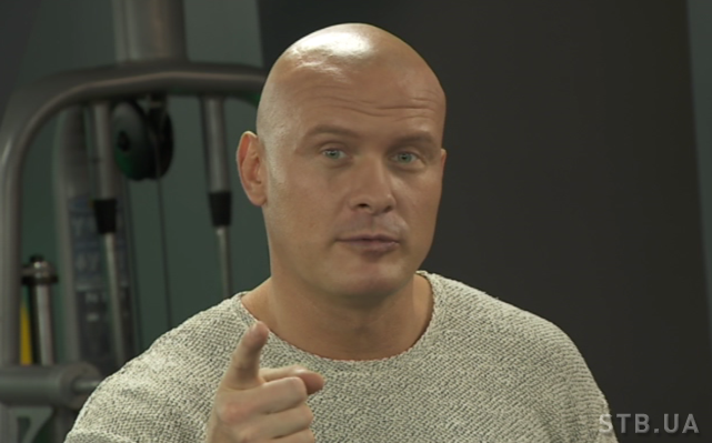 «Зважені та щасливі»: вправи для грудних м’язів від В’ячеслава Узєлкова «Зважені та щасливі»: вправи для грудей від В’ячеслава Узєлкова