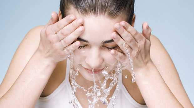 Як раз і назавжди позбутися прищів? Washing face