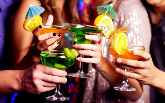 Смягчить действие алкоголя поможет сорбент! shutterstock_93612550_1300