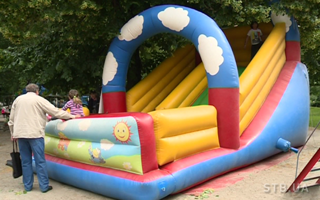 Що потрібно знати, щоб дитина не покалічилась на батуті? батут