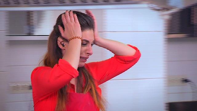 Руслан украл блокнот с заказами Кати Песковой vlcsnap-2016-12-14-13h04m42s185