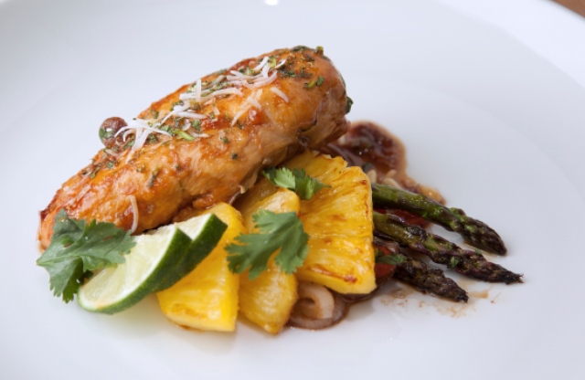 курица с ананасами