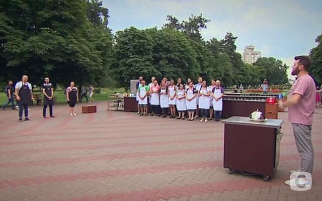 «МастерШеф»-8 випуск 10: учасники продавали свої страви журі пост10битвач