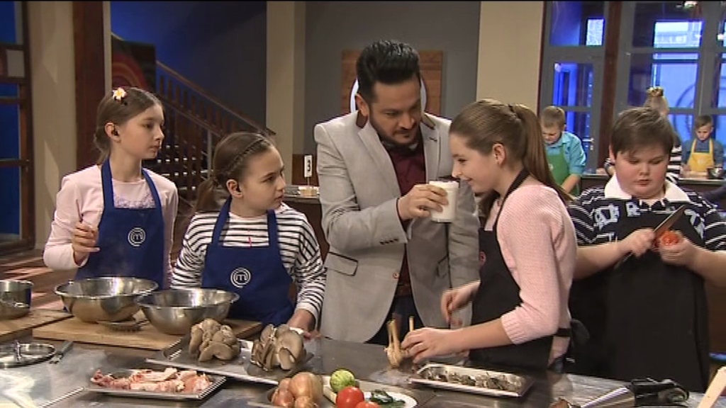 Дети покорили адскую кулинарную машину vlcsnap-2016-03-04-17h45m24s15