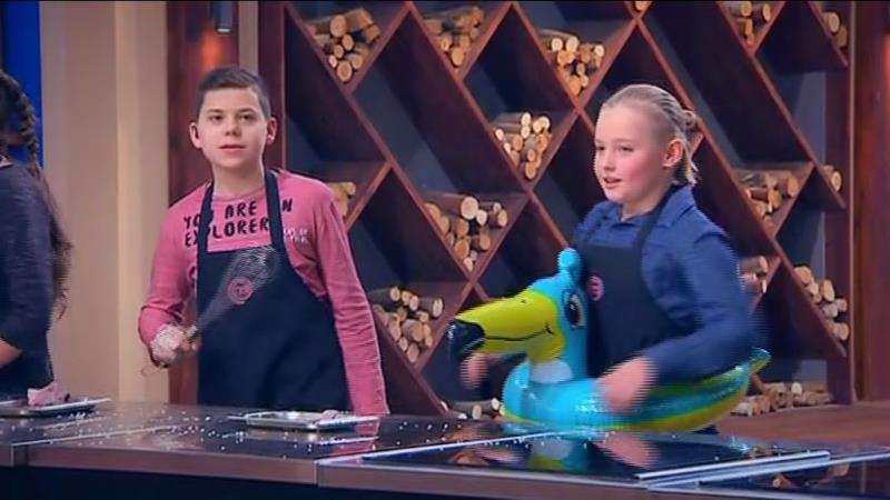 Дети приготовили блюда по рецепту Поля Бокюза — узнайте, кто покинул проект! vlcsnap-2017-03-15-13h26m01s228
